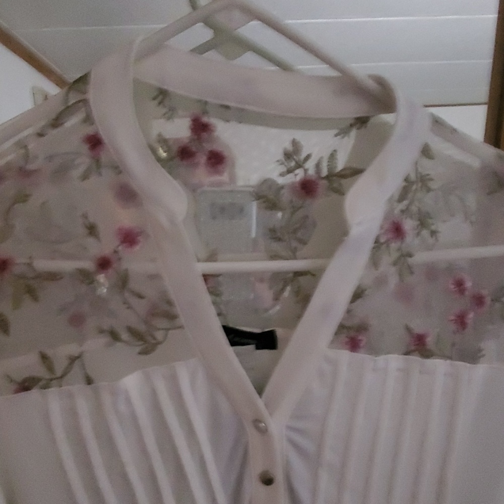 Blouse - Picture 2 of 4